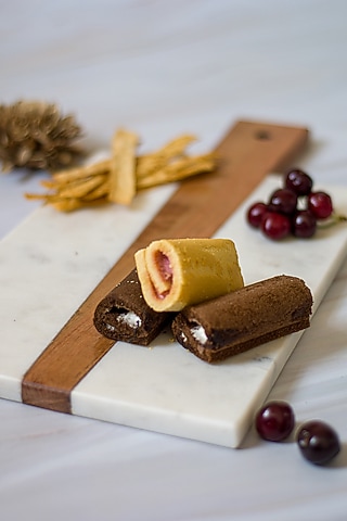 White Marble & Wood Rectangle Platter by The Modern Storey