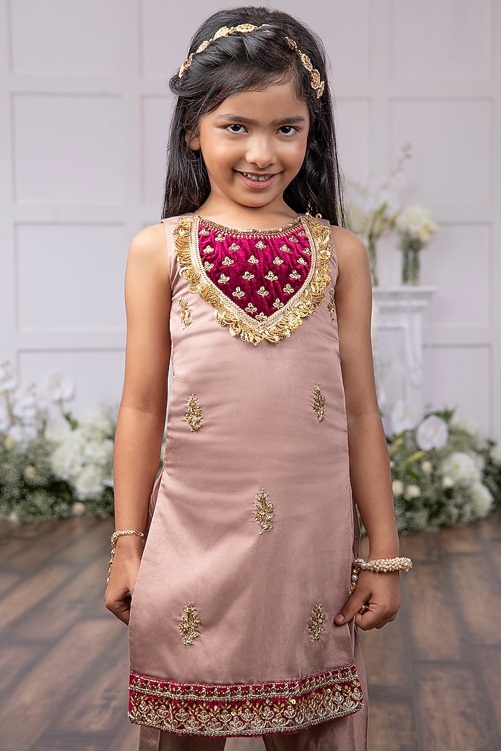 Blush Pink Velvet Embroidered Kurta Set For Girls by TAMASHA at Pernia's Pop Up Shop