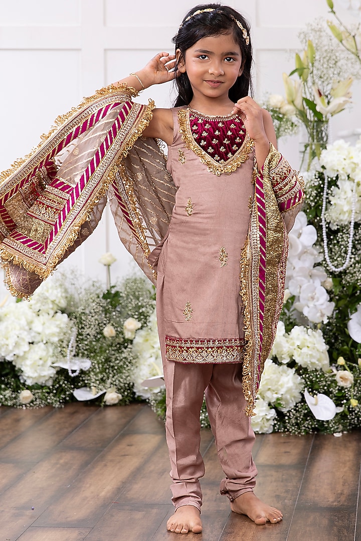 Blush Pink Velvet Embroidered Kurta Set For Girls by TAMASHA at Pernia's Pop Up Shop