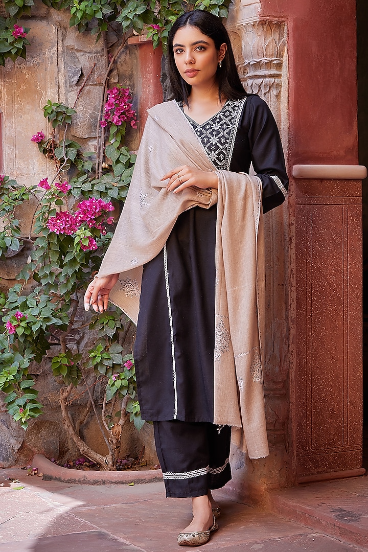 Beige Pure Pashmina Hand Embroidered Shawl by Toosh Kashmir