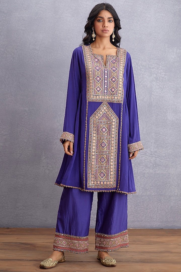 Amethyst Purple Embroidered Kurta Set by TORANI at Pernia's Pop Up Shop