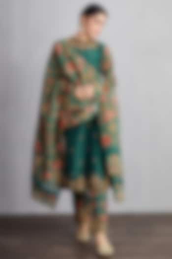 Bottle Green Kurta Set With Aari Embroidery by TORANI at Pernia's Pop Up Shop