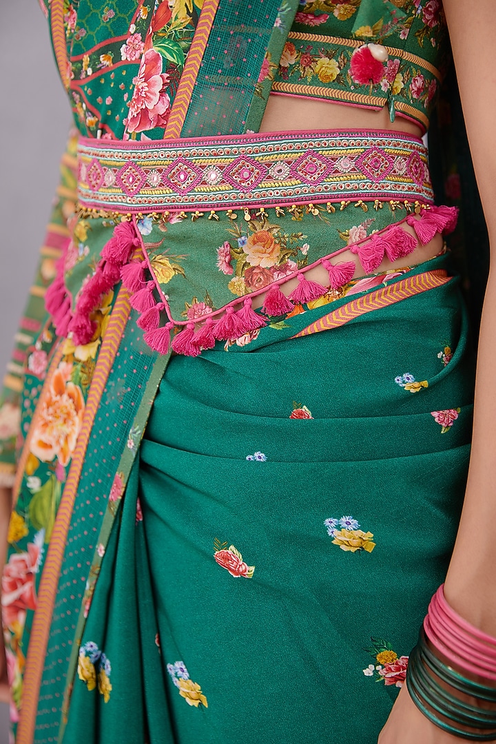 Emerald Green Embroidered Kamarbandh by TORANI at Pernia's Pop Up Shop