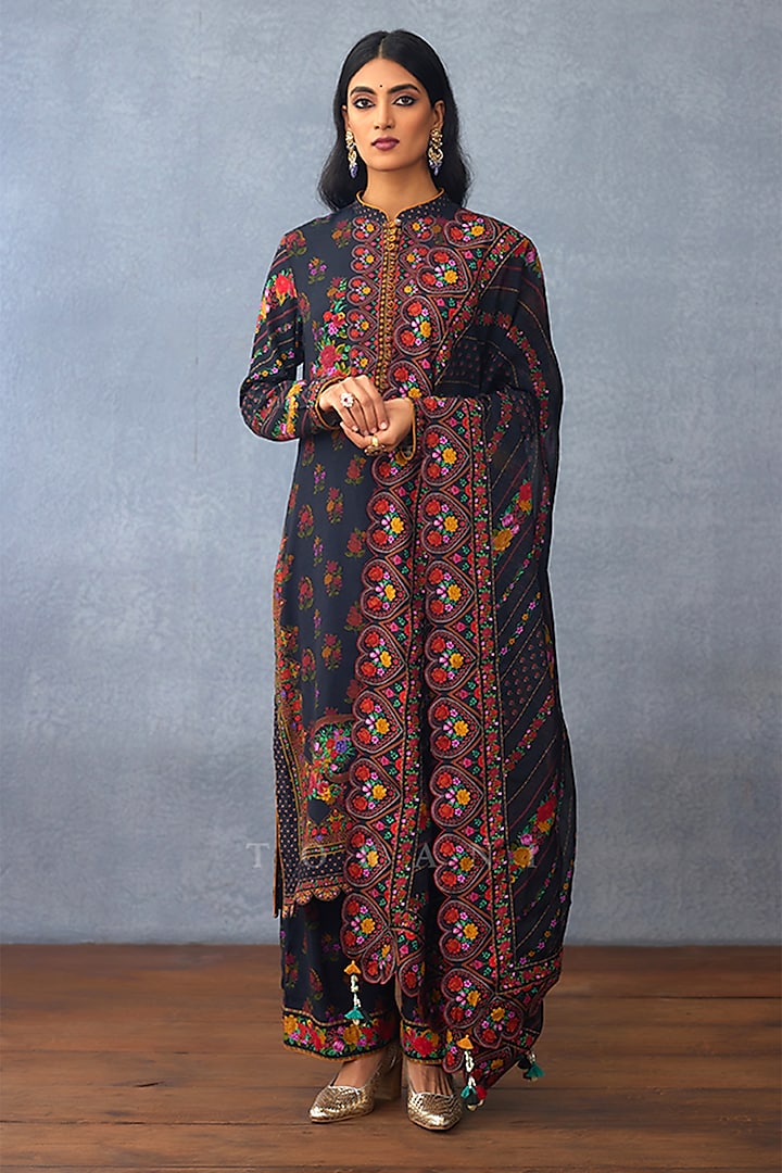 Black Cotton Silk Digital Printed Kurta Set by TORANI at Pernia's Pop Up Shop