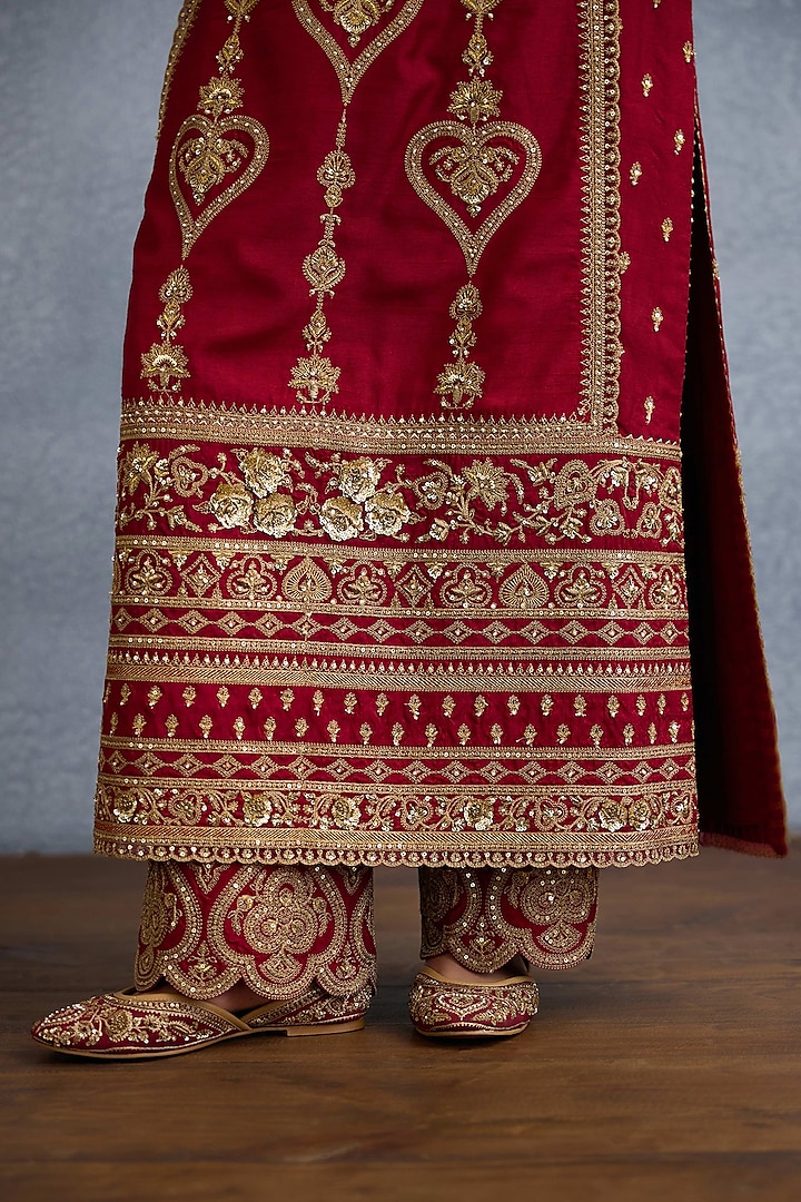 Red Jeni Silk Embroidered Kurta Set by Torani at Pernia's Pop Up Shop
