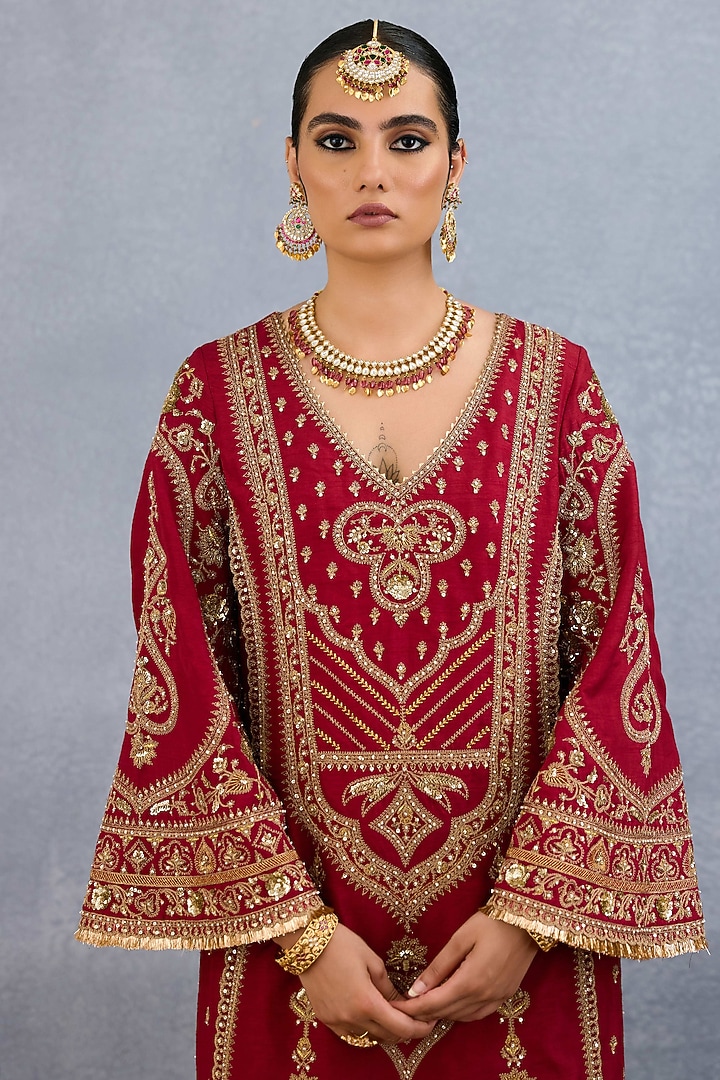Red Jeni Silk Embroidered Kurta Set by Torani at Pernia's Pop Up Shop