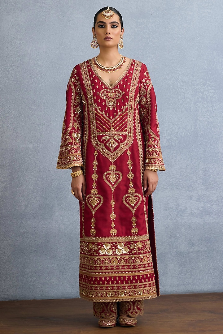 Red Jeni Silk Embroidered Kurta Set by Torani at Pernia's Pop Up Shop
