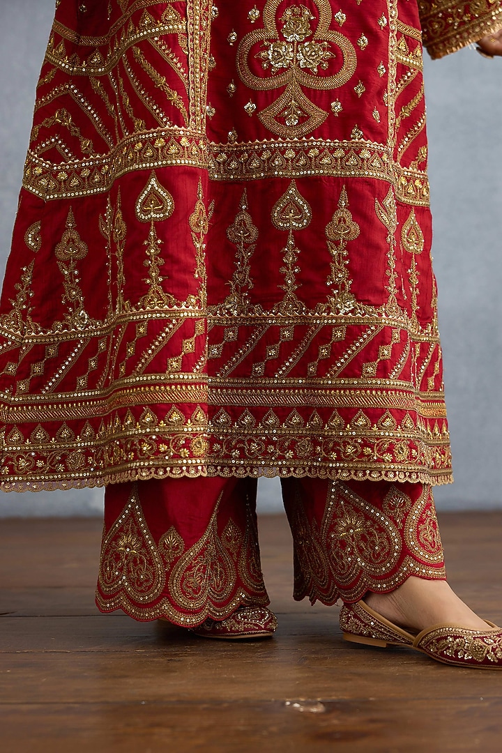 Red Jeni Silk Embroidered Kurta Set by Torani at Pernia's Pop Up Shop
