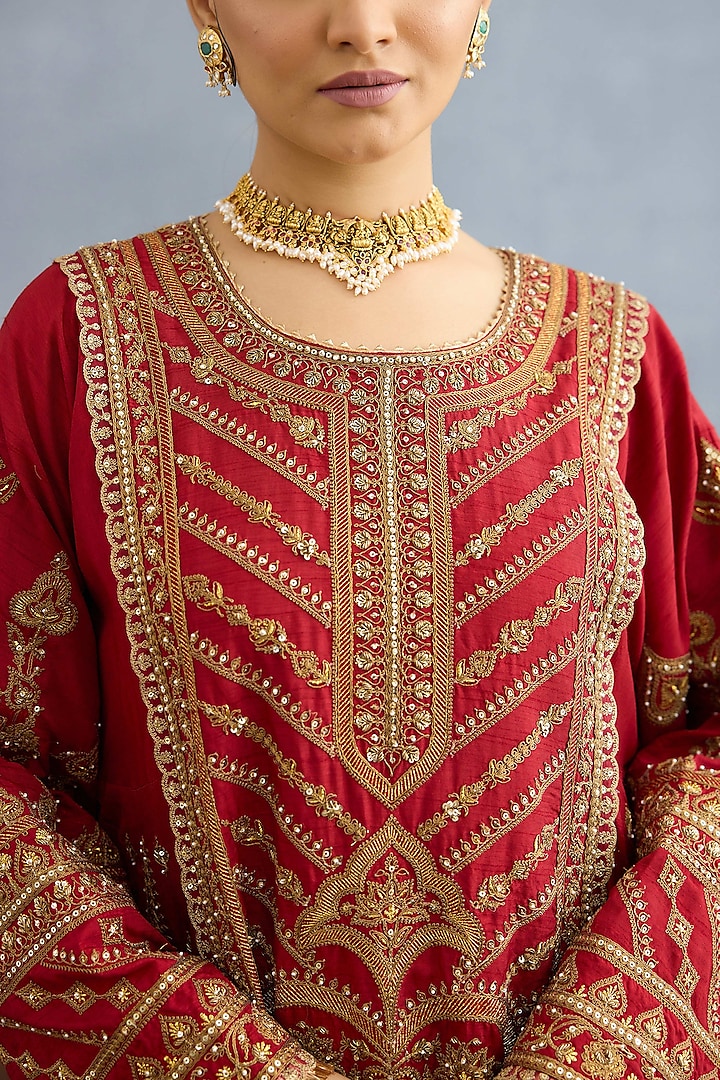 Red Jeni Silk Embroidered Kurta Set by Torani at Pernia's Pop Up Shop