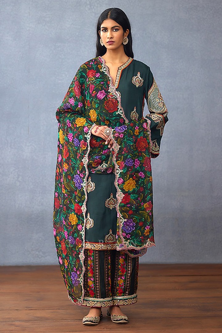 Green South Silk Slub Embroidered Kurta Set by TORANI at Pernia's Pop Up Shop
