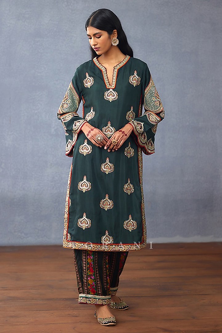 Green South Silk Slub Embroidered Kurta Set by TORANI at Pernia's Pop Up Shop