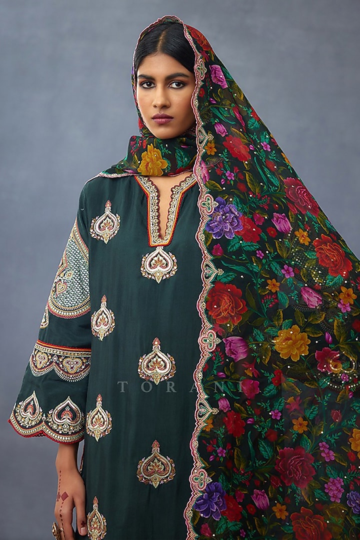 Green South Silk Slub Embroidered Kurta Set by TORANI at Pernia's Pop Up Shop