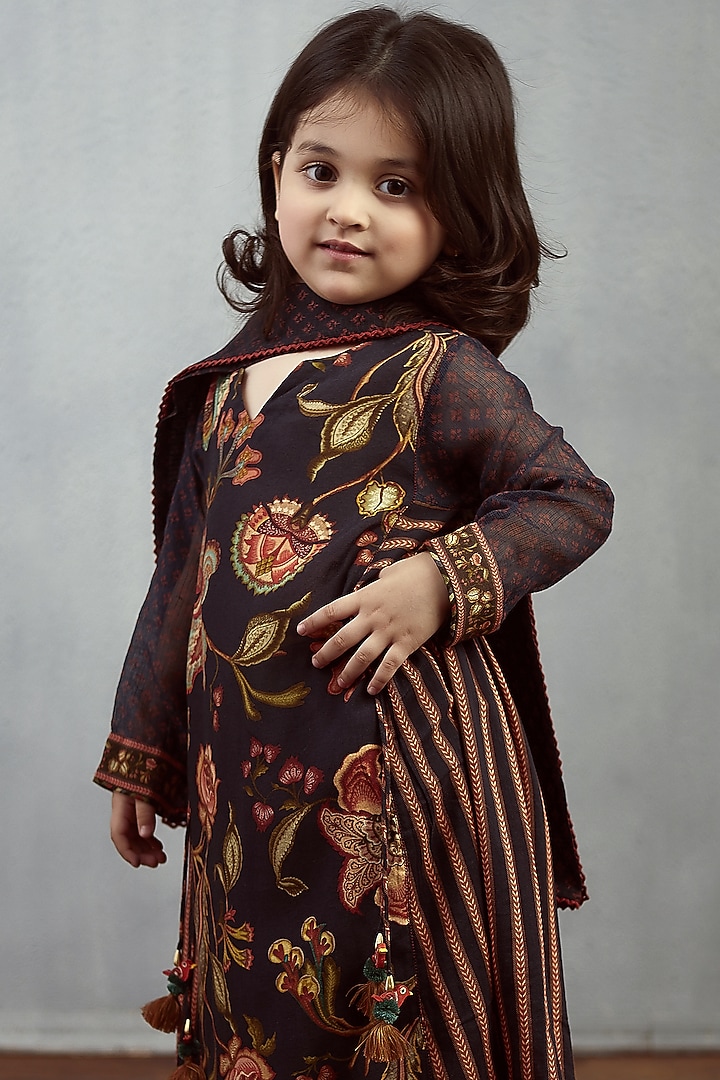 Black Printed Kurta Set For Girls by Torani Kids at Pernia's Pop Up Shop