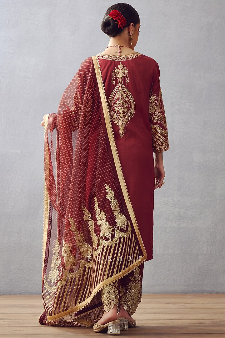 Burgundy Slub Silk Embroidered & Printed Kurta Set by TORANI at Pernia's Pop Up Shop