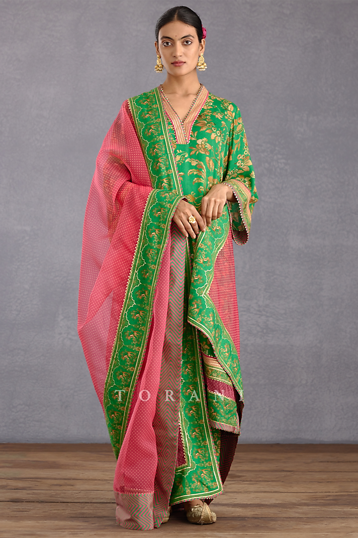 Green Slub Silk Digital Printed Kurta Set by TORANI at Pernia's Pop Up Shop