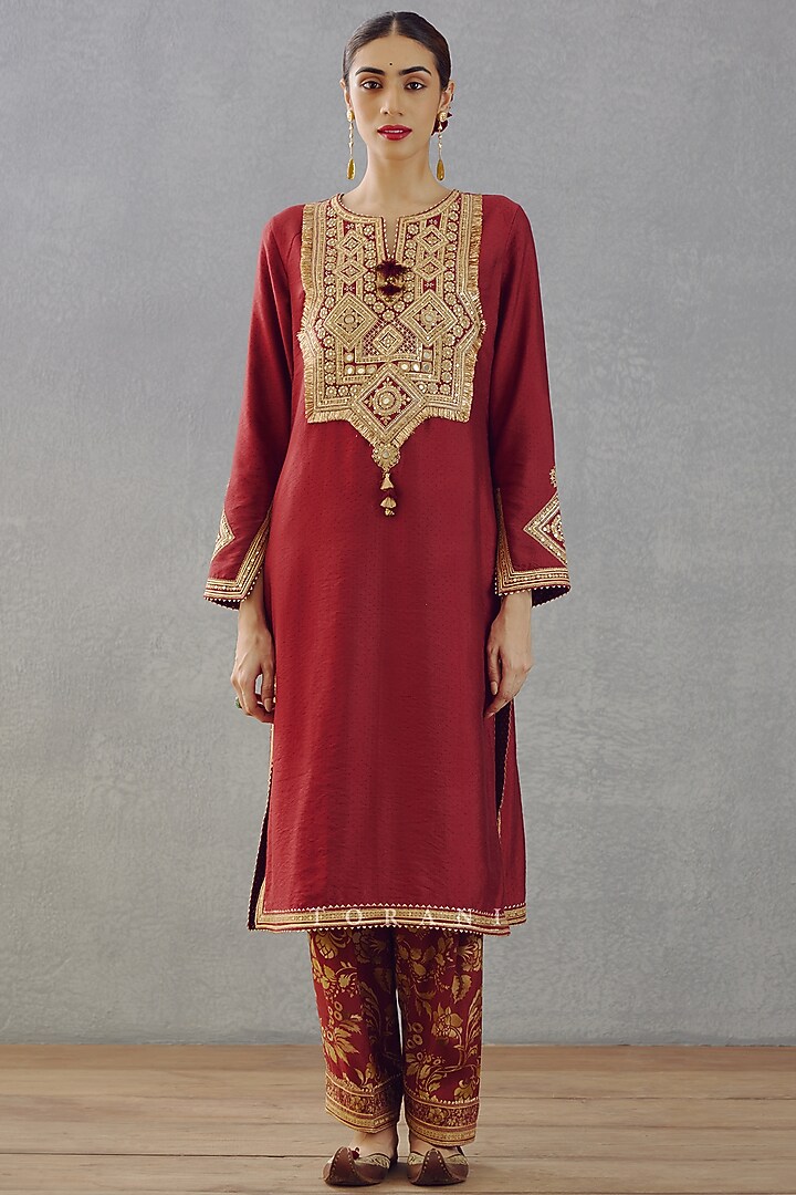 Burgundy Handwoven Chanderi Embroidered Kurta Set by TORANI at Pernia's Pop Up Shop