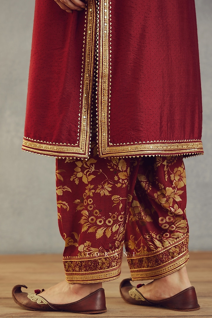 Burgundy Handwoven Chanderi Embroidered Kurta Set by TORANI at Pernia's Pop Up Shop