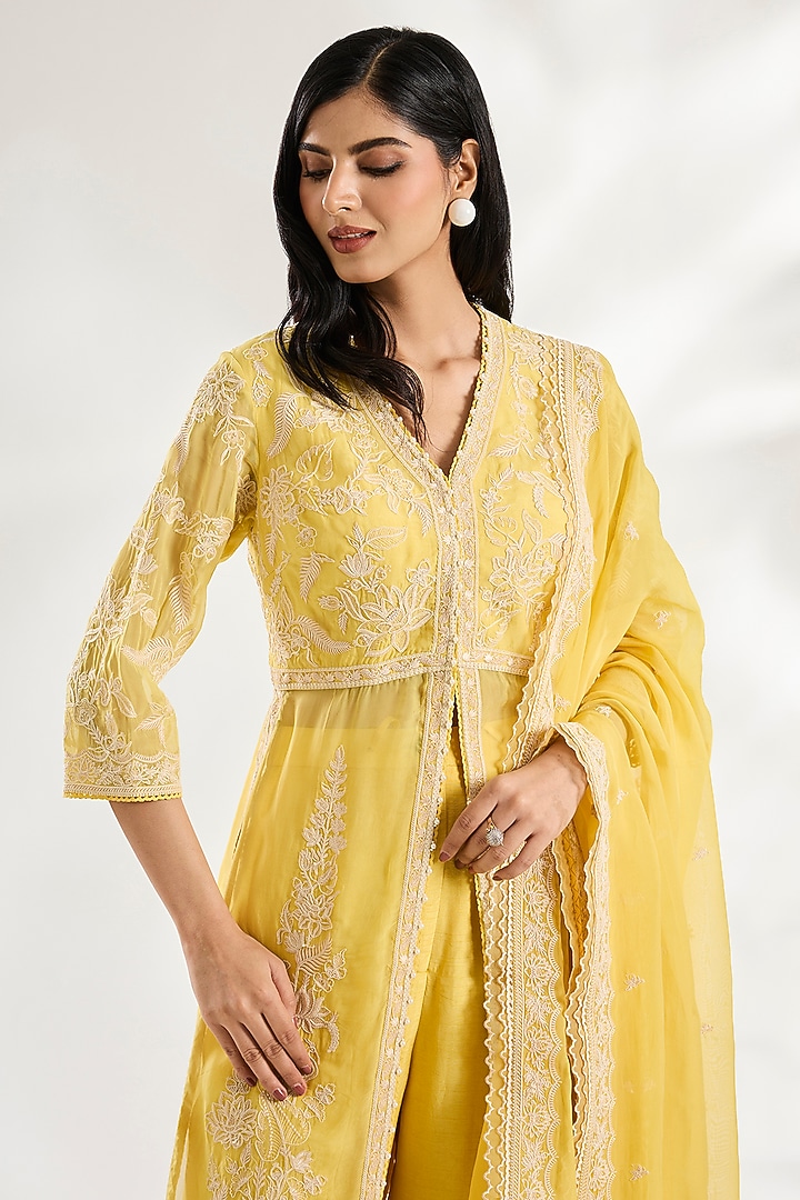Light Yellow Jeni Silk & Organza Dori Embroidered Kurta Set by TORANI at Pernia's Pop Up Shop