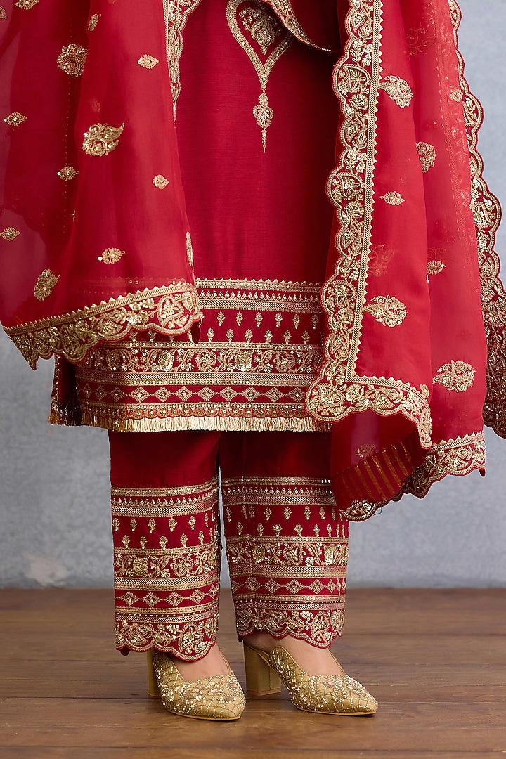 Red Jeni Silk & Chinon Georgette Hand Embroidered Kurta Set by TORANI at Pernia's Pop Up Shop