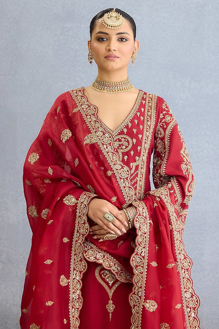 Red Jeni Silk & Chinon Georgette Hand Embroidered Kurta Set by TORANI at Pernia's Pop Up Shop