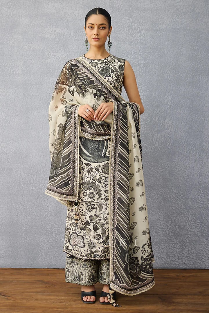 Black & Ivory Georgette Digital Printed Kurta Set by TORANI at Pernia's Pop Up Shop