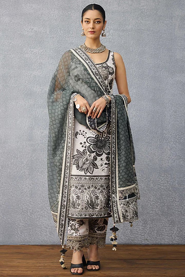 Black & White Linen Digital Printed Kurta Set by TORANI at Pernia's Pop Up Shop