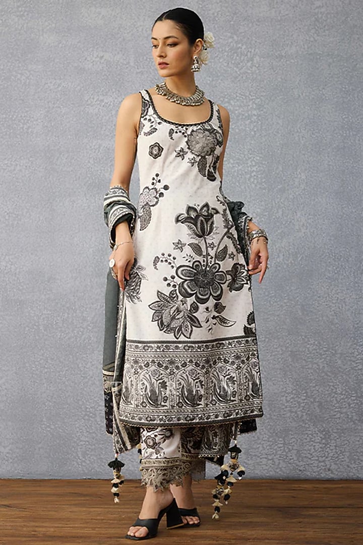 Black & White Linen Digital Printed Kurta Set by TORANI at Pernia's Pop Up Shop
