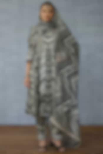 Black & White Silk Crepe Organza Digital Printed Kurta Set by TORANI at Pernia's Pop Up Shop