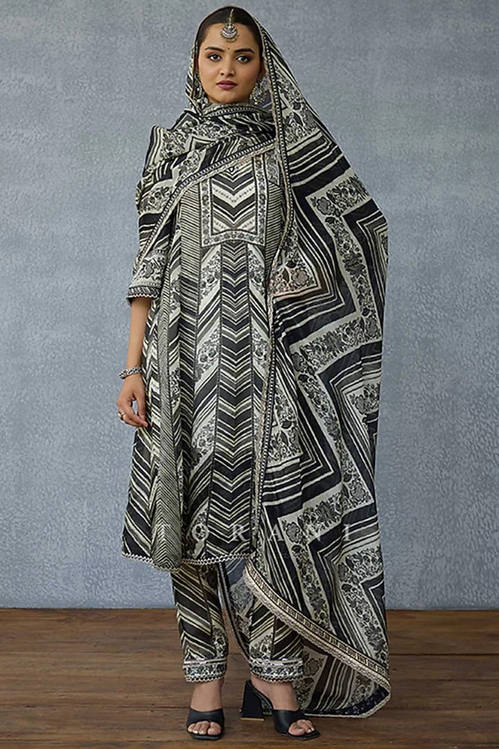Black & White Silk Crepe Organza Digital Printed Kurta Set by TORANI at Pernia's Pop Up Shop