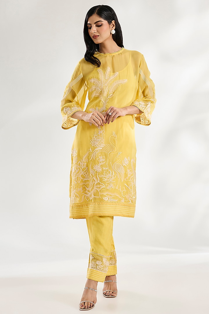 Light Yellow Jeni Silk & Organza Dori Embroidered Kurta Set by TORANI at Pernia's Pop Up Shop