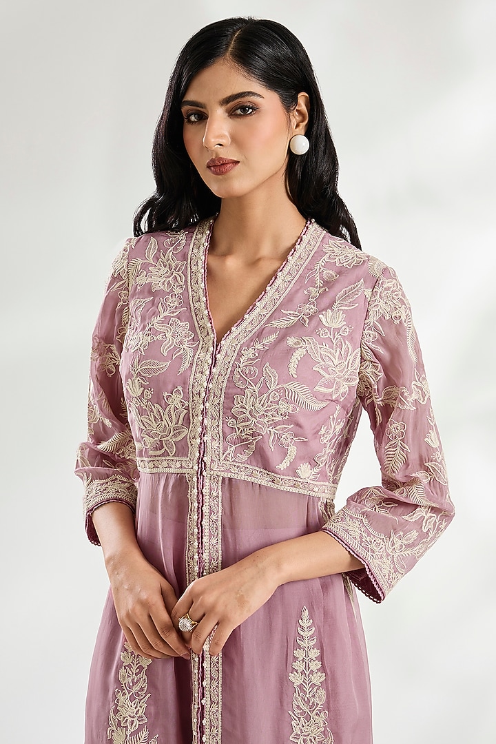 Lilac Jeni Silk & Organza Dori Embroidered Kurta Set by TORANI at Pernia's Pop Up Shop