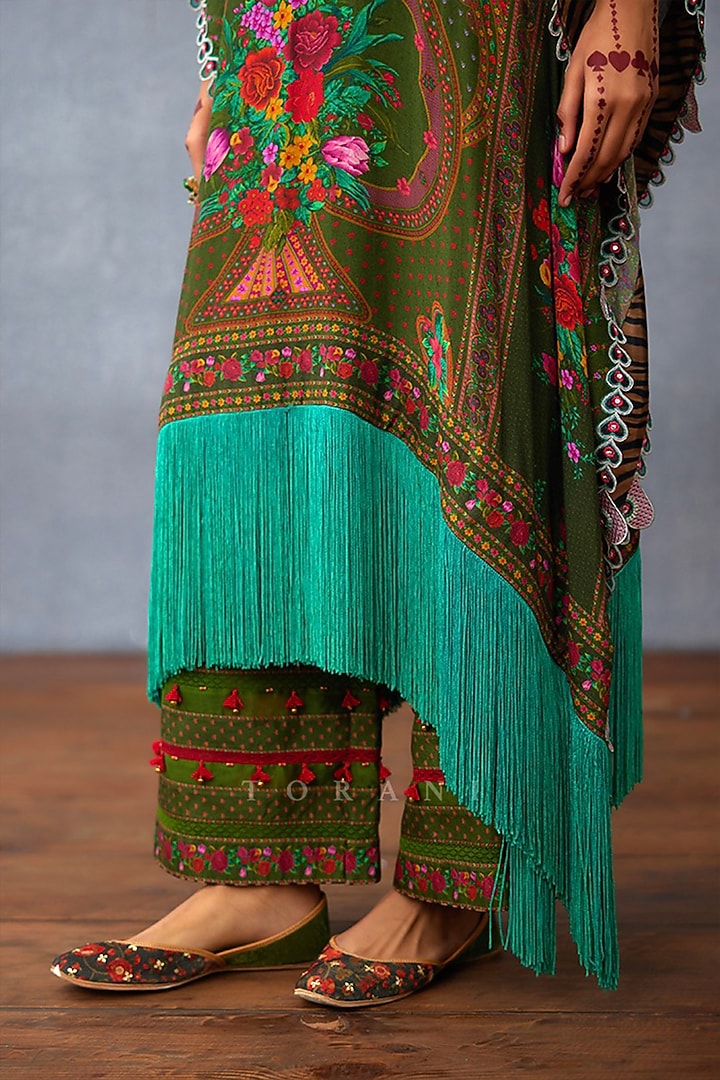 Green Chanderi Digital Printed Kaftan Set by TORANI at Pernia's Pop Up Shop