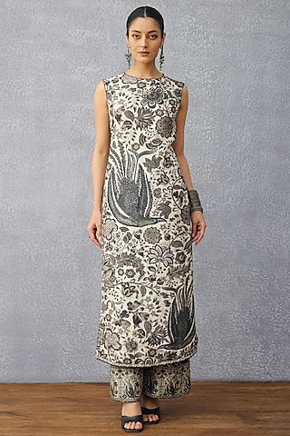 Black & White Raw Silk & Silk Organza Co-Ord Set by TORANI