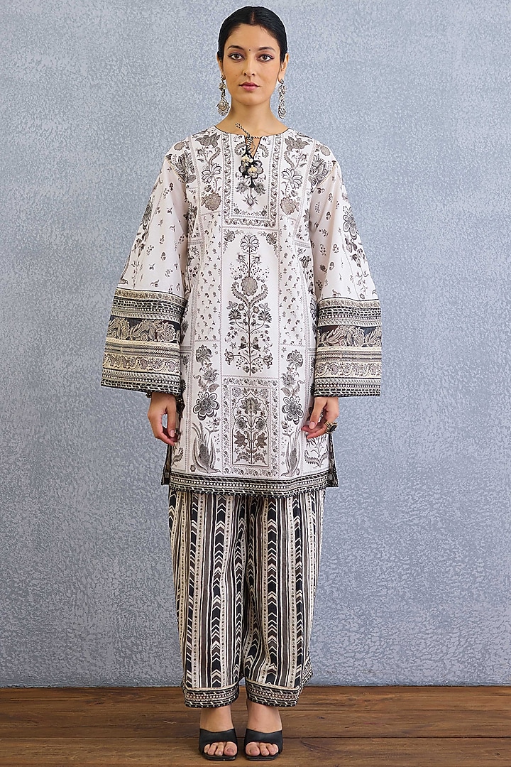 Black & White Dola Silk Kalamkari Printed Kurta Set by TORANI at Pernia's Pop Up Shop