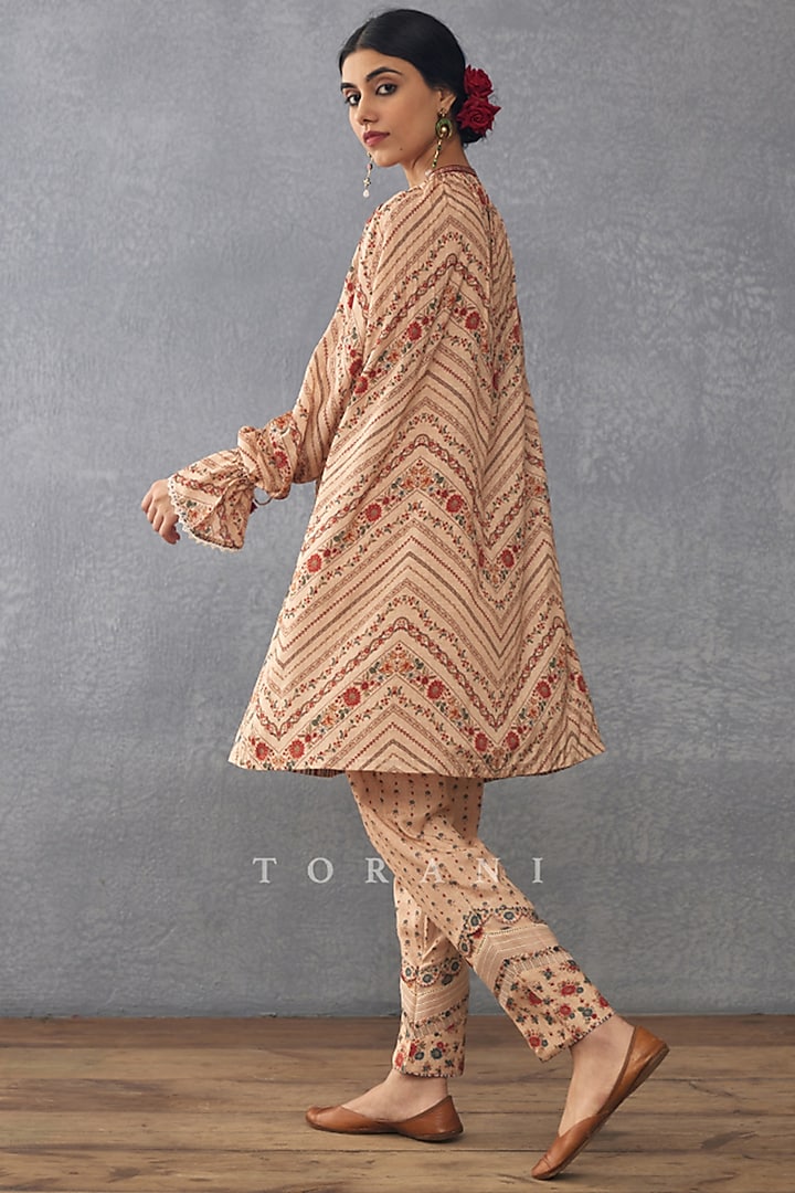 Beige Slub Silk Digital Printed Kurta Set by TORANI at Pernia's Pop Up Shop