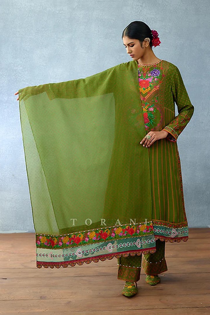 Green Jeni Silk Kurta Set by TORANI at Pernia's Pop Up Shop