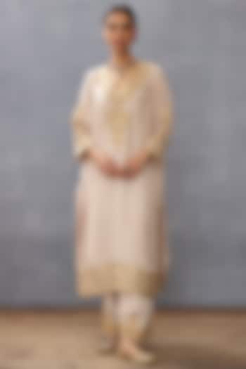 Ivory Slub Silk Printed & Embroidered Kurta Set by TORANI at Pernia's Pop Up Shop