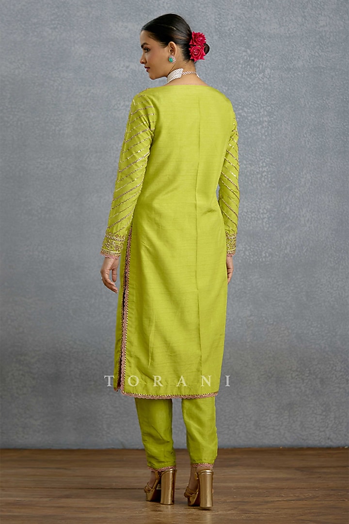 Green Jeni Silk Embroidered Kurta Set by TORANI at Pernia's Pop Up Shop