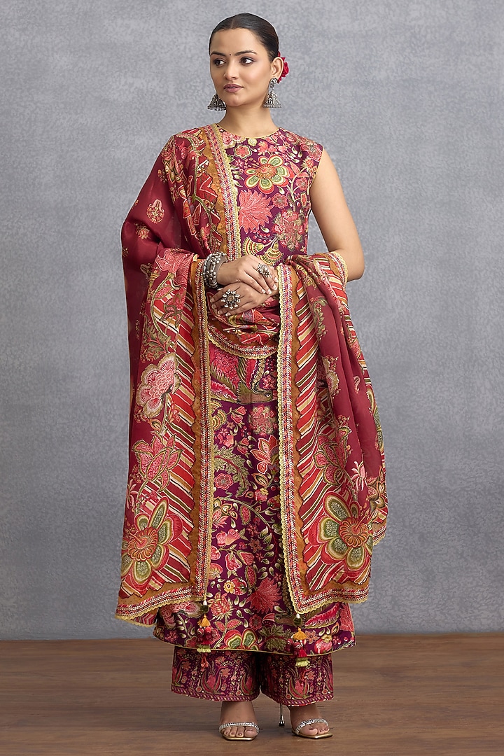 Maroon Jeni Silk Digital Printed Kurta Set by Torani at Pernia's Pop Up Shop