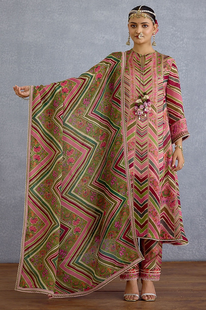 Pink Silk Crepe Organza Digital Printed Kurta Set by Torani at Pernia's Pop Up Shop