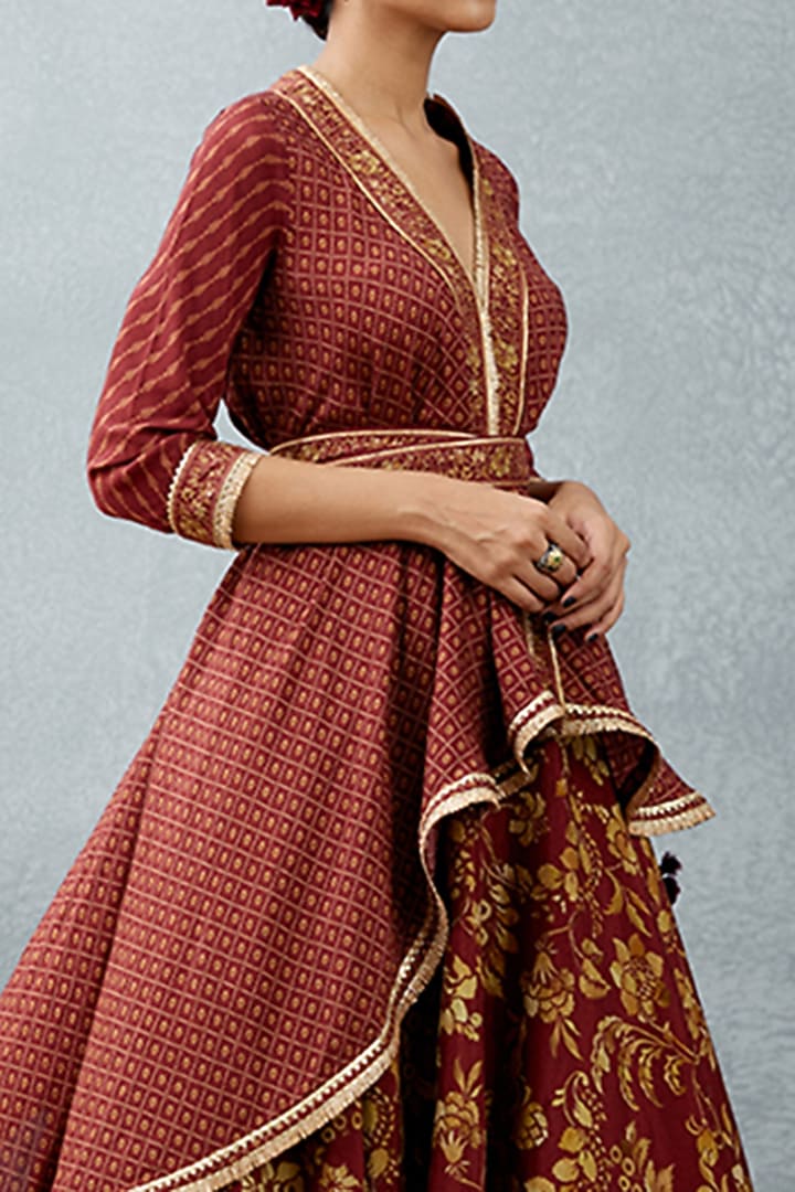 Burgundy Slub Silk Printed Wedding Lehenga Set by TORANI at Pernia's Pop Up Shop