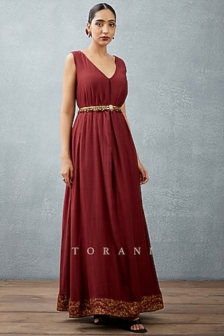 Burgundy Belt With Embroidery by TORANI
