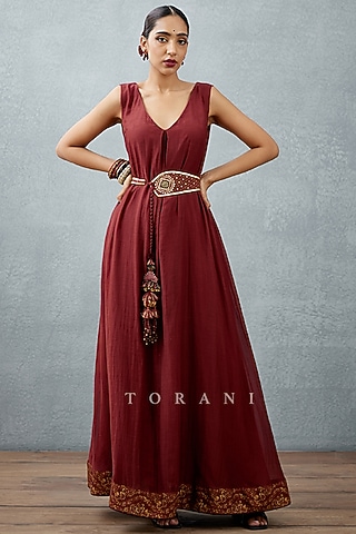 Burgundy Silk Embroidered Belt by TORANI