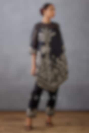 Black Silk Organza & Handwoven Chanderi Hand Embroidered Kurta Set by TORANI at Pernia's Pop Up Shop