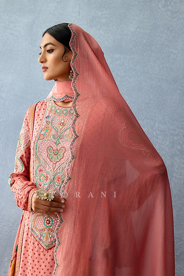Pink Muslin Silk Digital Printed Kurta Set by TORANI at Pernia's Pop Up Shop