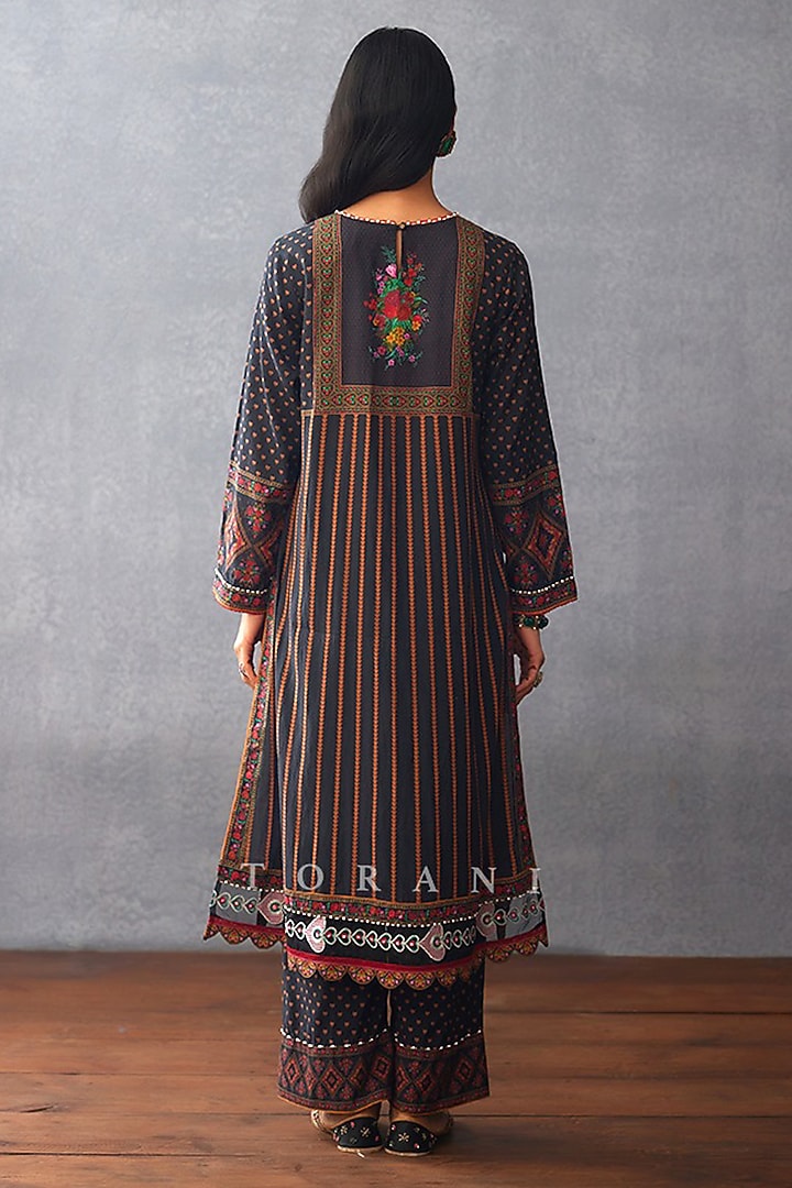 Black Jeni Silk Digital Printed Kurta Set by TORANI at Pernia's Pop Up Shop