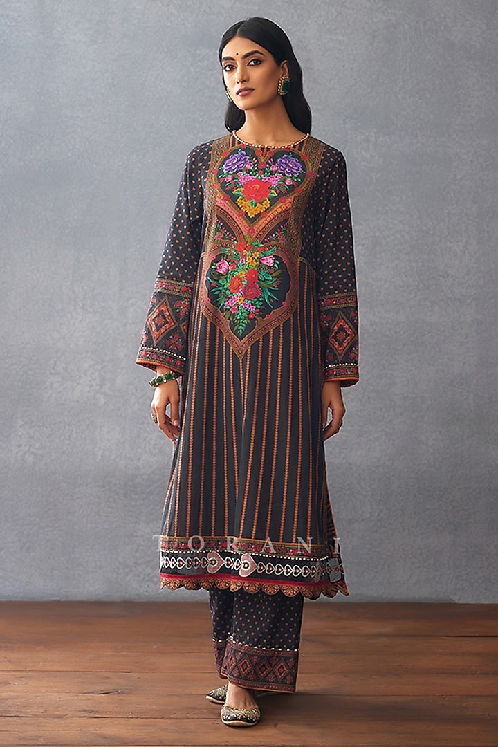 Black Jeni Silk Digital Printed Kurta Set by TORANI at Pernia's Pop Up Shop