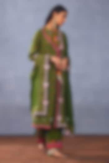 Green Handwoven Chanderi Digital Printed & Embroidered Kurta Set by TORANI at Pernia's Pop Up Shop