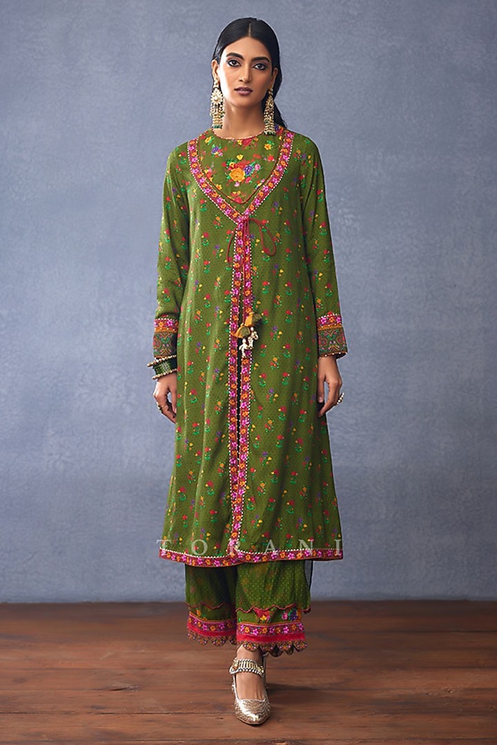 Green Handwoven Chanderi Digital Printed & Embroidered Kurta Set by TORANI at Pernia's Pop Up Shop