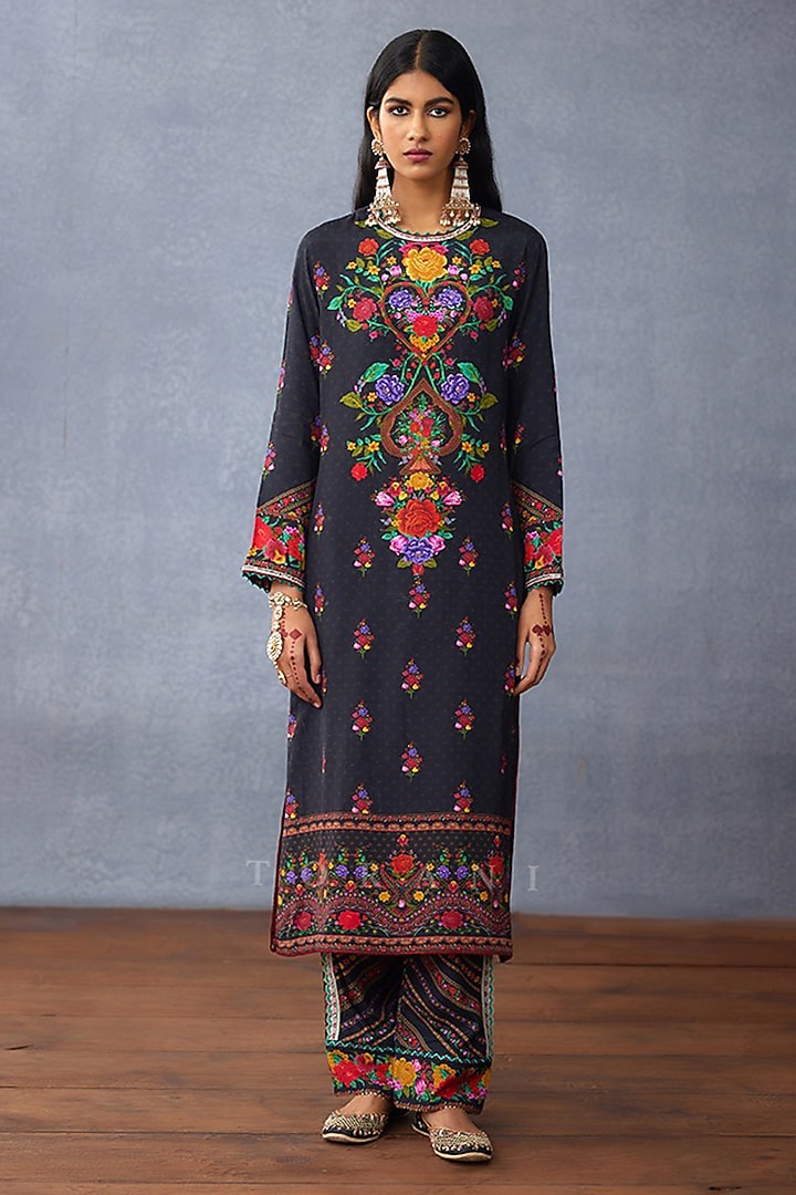 Black Slub Silk Floral Printed Kurta Set by TORANI at Pernia's Pop Up Shop